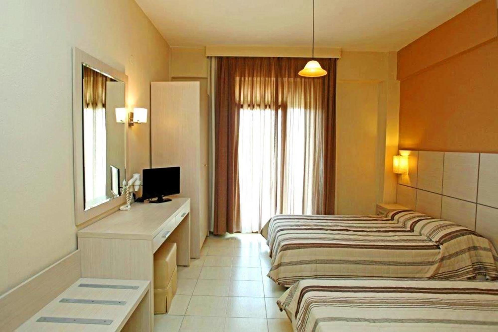 Aristotelis Hotel フォルカ エクステリア 写真